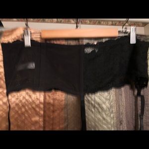 Valentines Day! Sexy black lace garter belt NWT